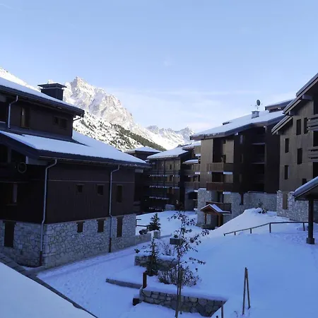 Apartment Cosy Au Pied Des Pistes, Balcon, Casier A Skis - Fr-1-355-197 *